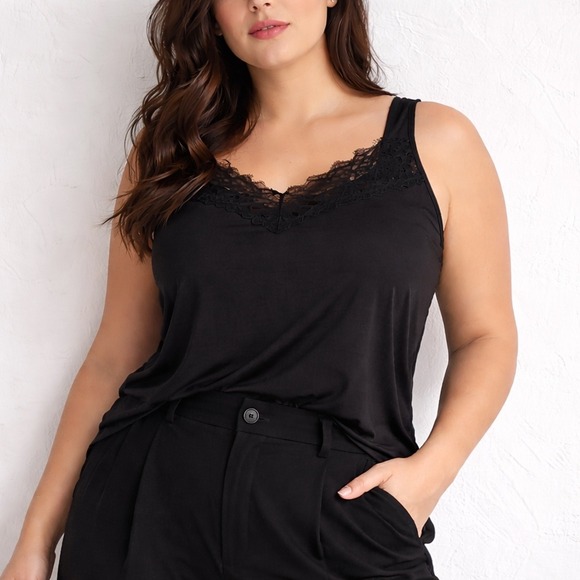 ellos Tops - ellos Black Lace Trim Camisole‎ 2X 26/28 Stretch Romantic Tank Top